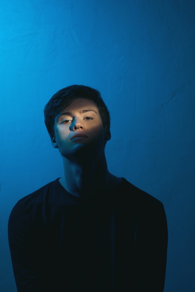 Alex Frew reignites 2021 with ‘Something To Hold Onto’ – PURPLE MELON